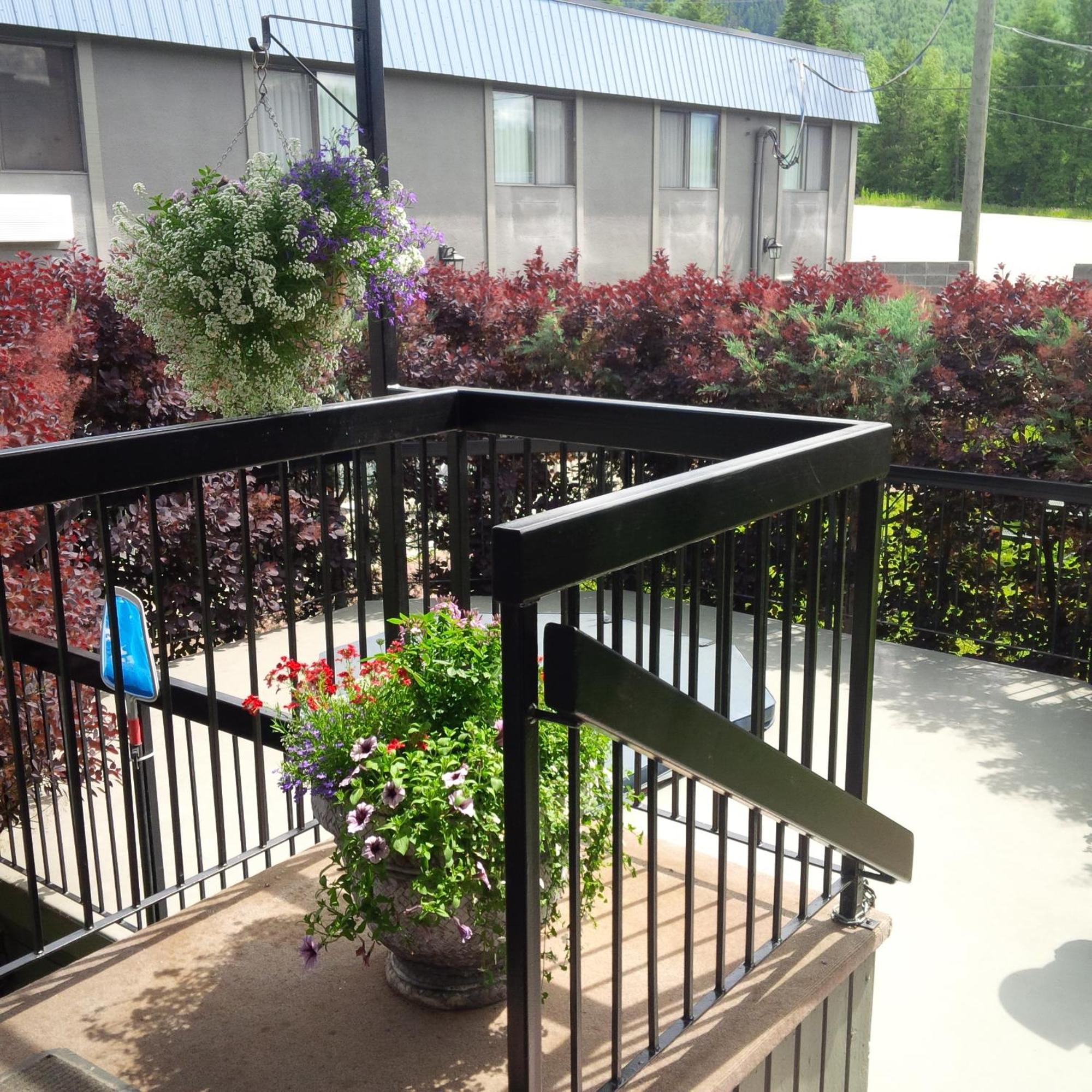 Wells Gray Inn Clearwater Exterior foto