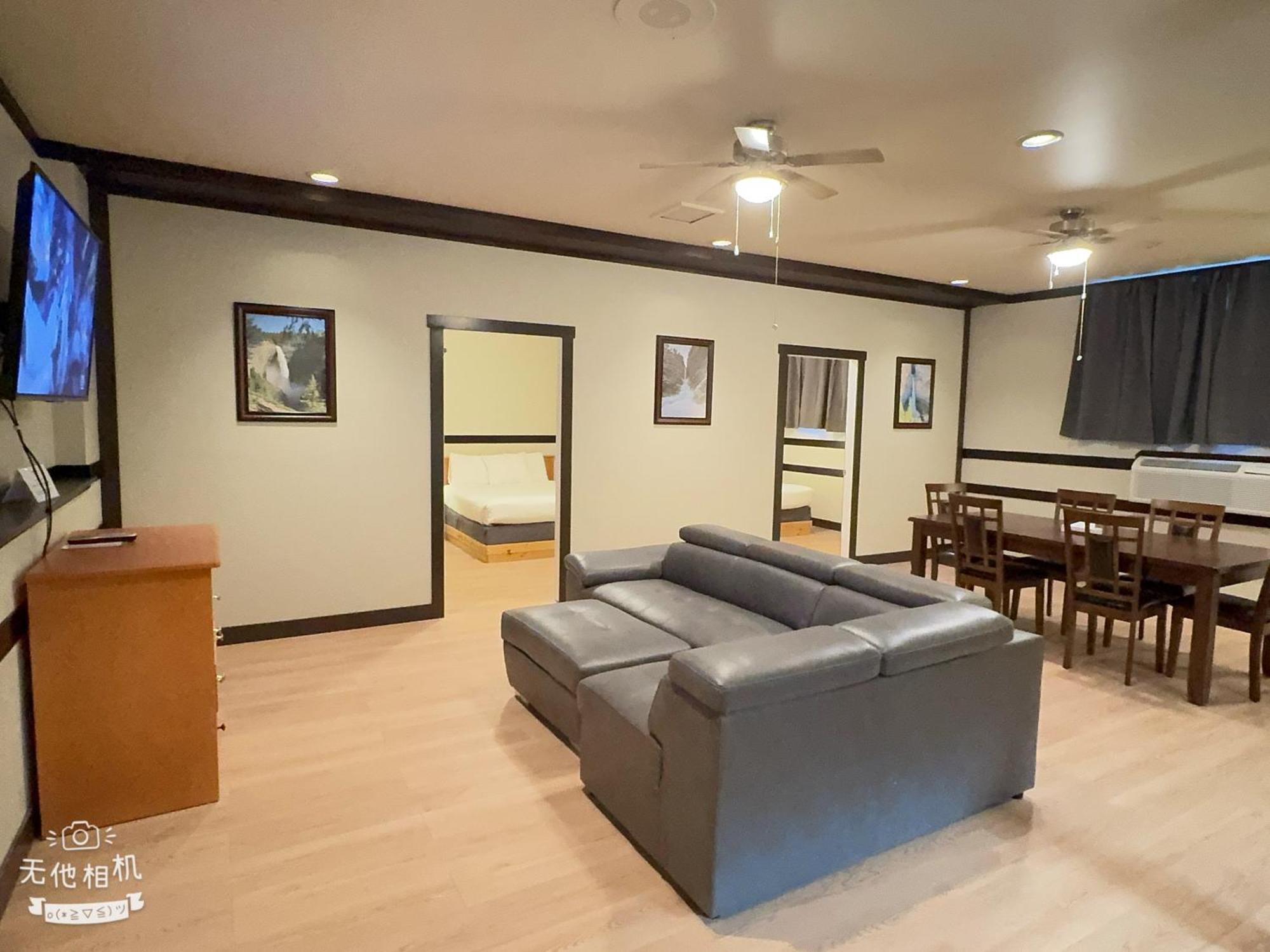 Wells Gray Inn Clearwater Exterior foto
